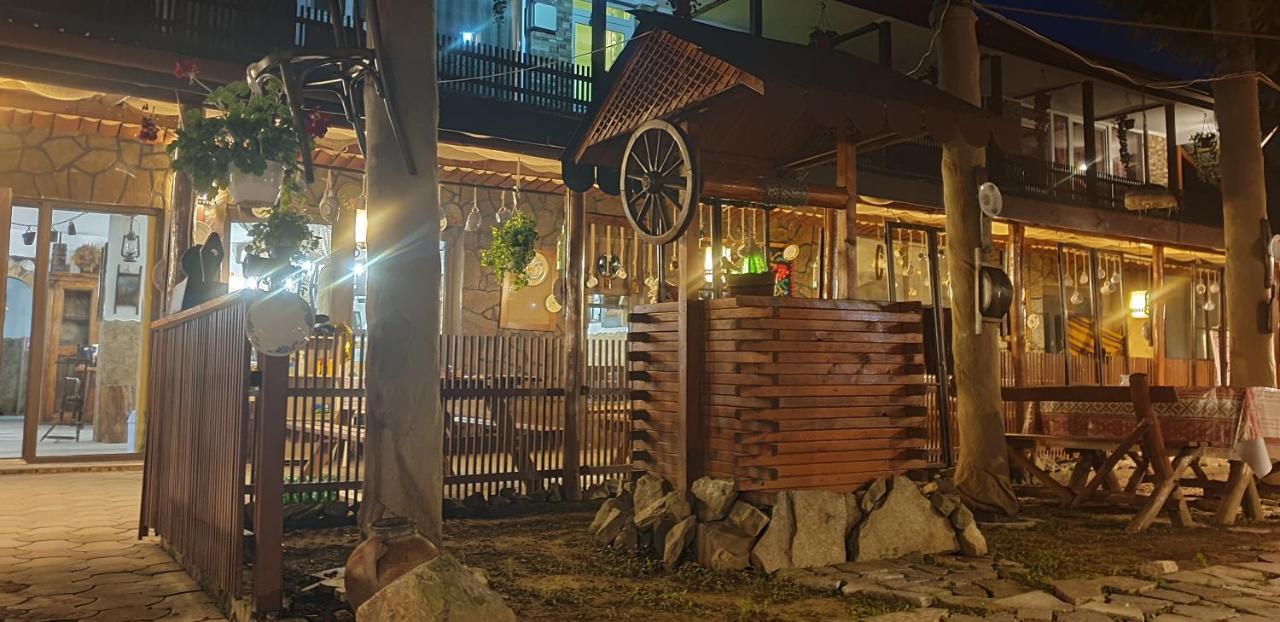 La Padure Hotel Brebu Exterior photo