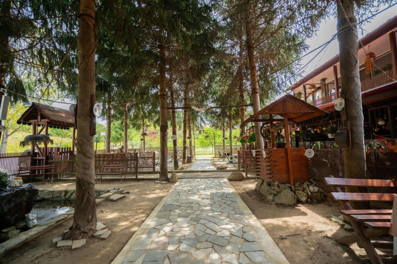 La Padure Hotel Brebu Exterior photo