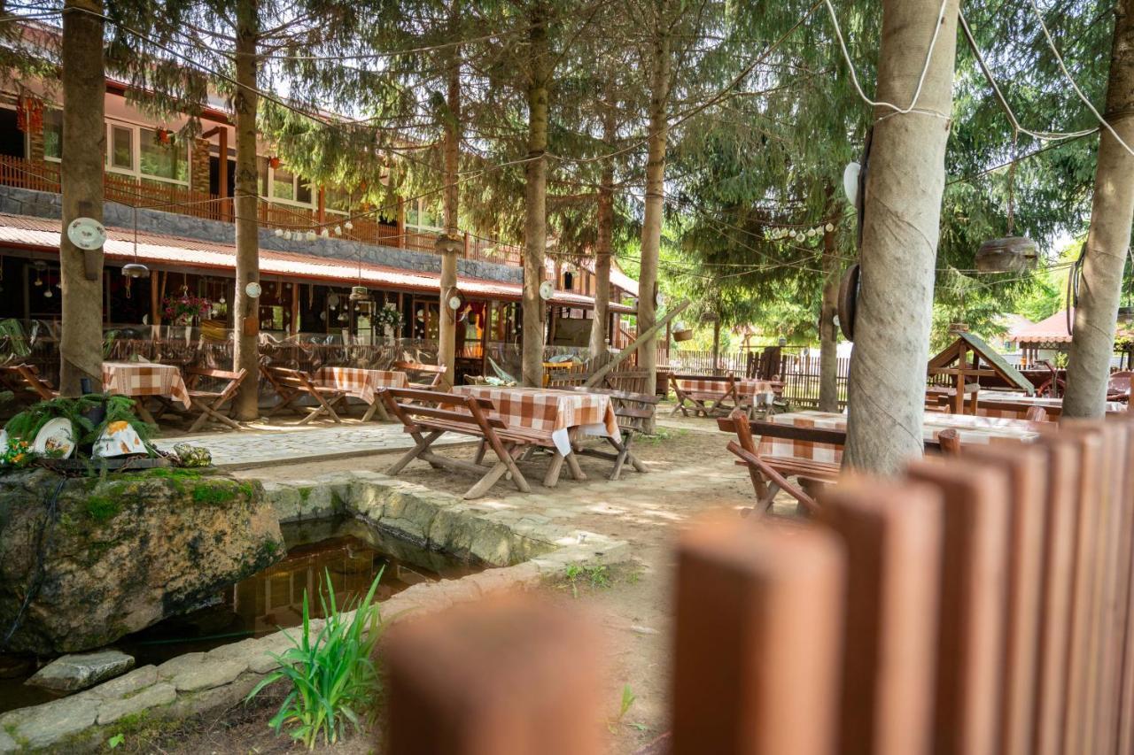 La Padure Hotel Brebu Exterior photo